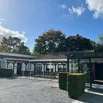 Logis Des Acacias Lille En Ferrain, Restaurant L'acacias Gourmand 诺伊维尔恩费莱恩