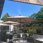 Logis Des Acacias Lille En Ferrain, Restaurant L'acacias Gourmand 酒店