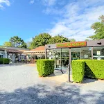 Logis Des Acacias Lille En Ferrain, Restaurant L'acacias Gourmand Hotel Neuville-en-Ferrain