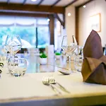 Logis Des Acacias Lille En Ferrain, Restaurant L'acacias Gourmand 酒店 诺伊维尔恩费莱恩