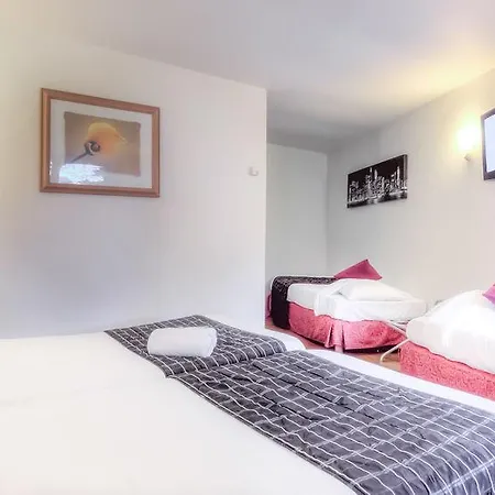 Logis Restaurant Des Acacias Lille Tourcoing Neuville-en-Ferrain