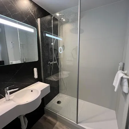Hotel Logis Restaurant Des Acacias Lille Tourcoing 3*