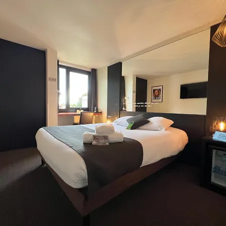 Logis Des Acacias Lille En Ferrain, Restaurant L'acacias Gourmand מלון 3*