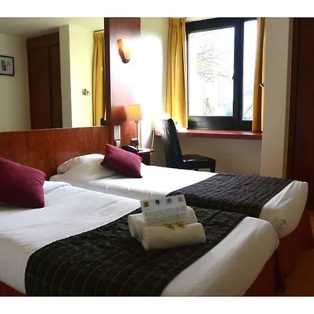 Logis Restaurant Des Acacias Lille En Ferrain