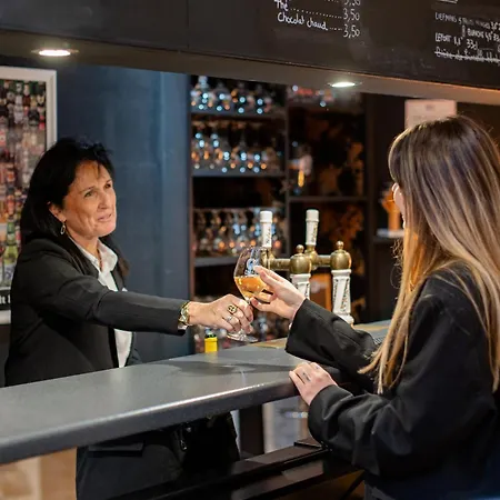 מלון Logis Des Acacias Lille En Ferrain, Restaurant L'acacias Gourmand