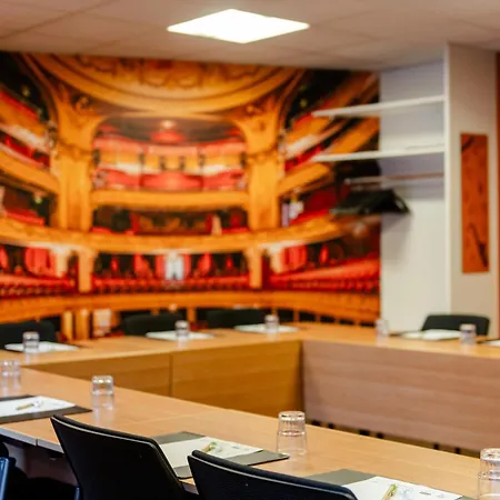 מלון Logis Des Acacias Lille En Ferrain, Restaurant L'acacias Gourmand