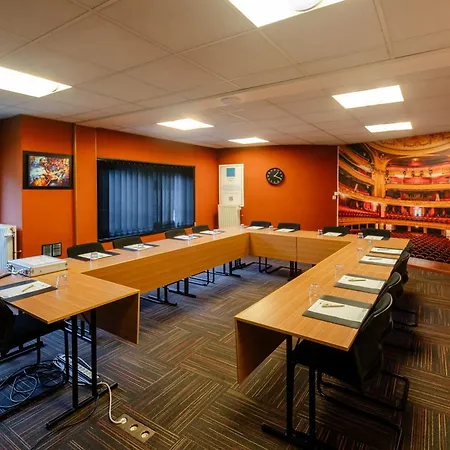 Hotell Logis Restaurant Des Acacias Lille En Ferrain Neuville-en-Ferrain
