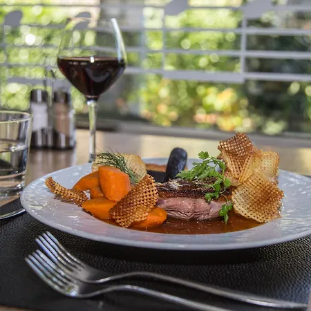 Logis Des Acacias Lille En Ferrain, Restaurant L'acacias Gourmand נוביל-אן-פרה