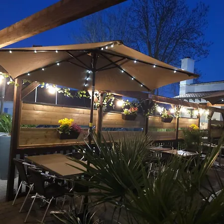 Logis Restaurant Des Acacias Lille En Ferrain