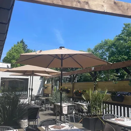 Logis Des Acacias Lille En Ferrain, Restaurant L'acacias Gourmand ホテル