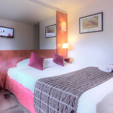 Hotel Logis Des Acacias Lille En Ferrain, Restaurant L'acacias Gourmand