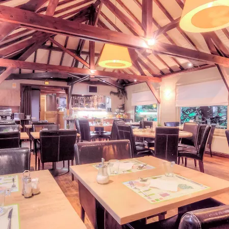 Logis Des Acacias Lille En Ferrain, Restaurant L'acacias Gourmand ホテル