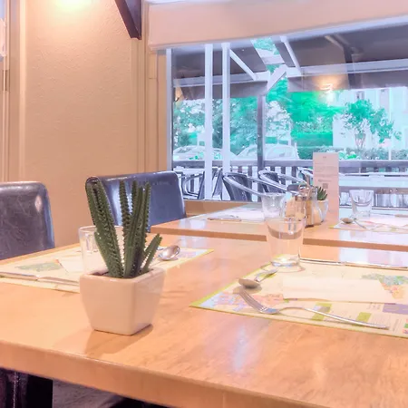 Logis Des Acacias Lille En Ferrain, Restaurant L'acacias Gourmand