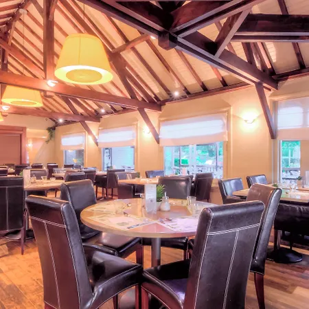 Logis Des Acacias Lille En Ferrain, Restaurant L'acacias Gourmand 3* ヌーヴィル・アン・フェラン