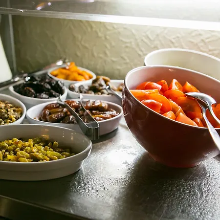 Logis Des Acacias Lille En Ferrain, Restaurant L'acacias Gourmand נוביל-אן-פרה