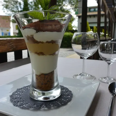 Logis Des Acacias Lille En Ferrain, Restaurant L'acacias Gourmand 3* נוביל-אן-פרה