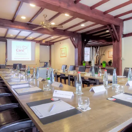 Logis Des Acacias Lille En Ferrain, Restaurant L'acacias Gourmand 3* נוביל-אן-פרה