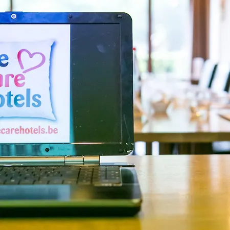 Logis Des Acacias Lille En Ferrain, Restaurant L'acacias Gourmand מלון נוביל-אן-פרה