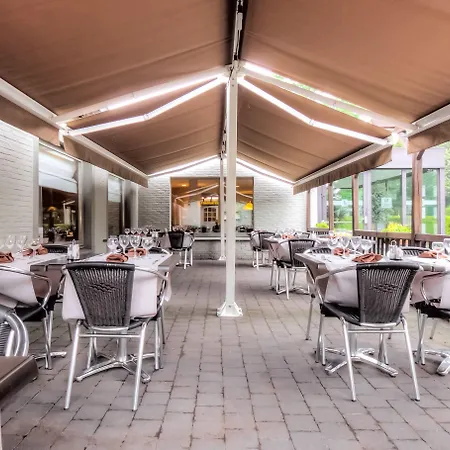 Hotel Logis Des Acacias Lille En Ferrain, Restaurant L'acacias Gourmand 3*