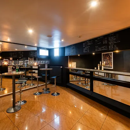 Logis Des Acacias Lille En Ferrain, Restaurant L'acacias Gourmand