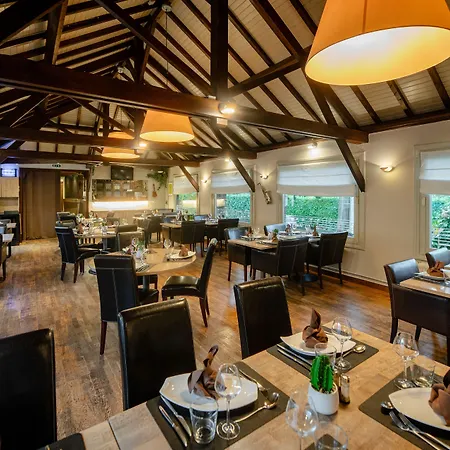 Logis Des Acacias Lille En Ferrain, Restaurant L'acacias Gourmand 3* נוביל-אן-פרה