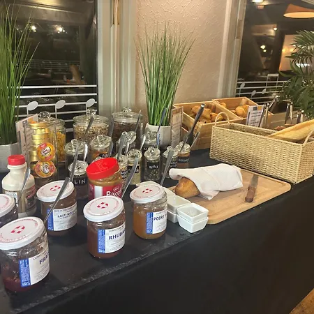 Logis Des Acacias Lille En Ferrain, Restaurant L'acacias Gourmand Hotel Neuville-en-Ferrain