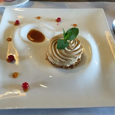 Logis Restaurant Des Acacias Lille En Ferrain