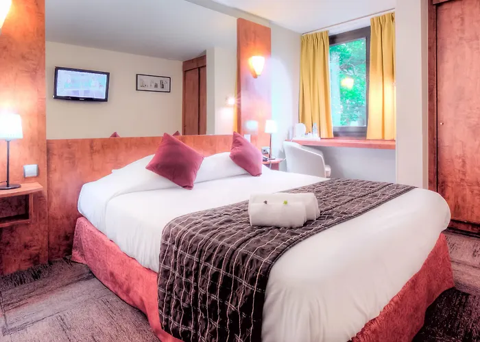 Logis Des Acacias Lille En Ferrain, Restaurant L'acacias Gourmand 诺伊维尔恩费莱恩