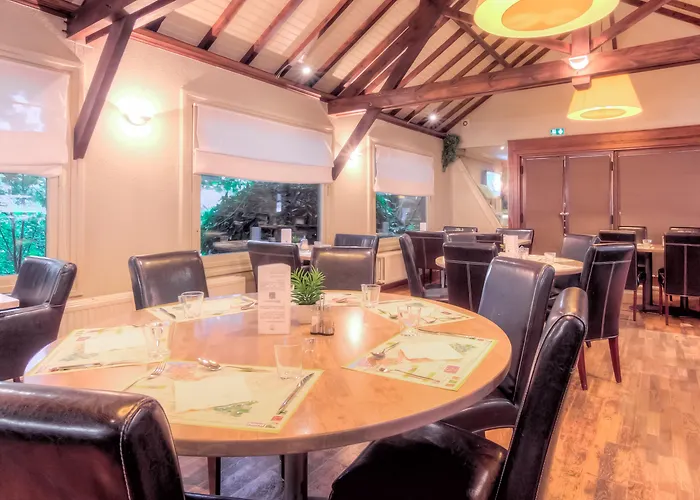 Logis Des Acacias Lille En Ferrain, Restaurant L'acacias Gourmand 3* 诺伊维尔恩费莱恩