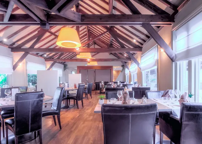 Logis Des Acacias Lille En Ferrain, Restaurant L'acacias Gourmand 酒店 诺伊维尔恩费莱恩