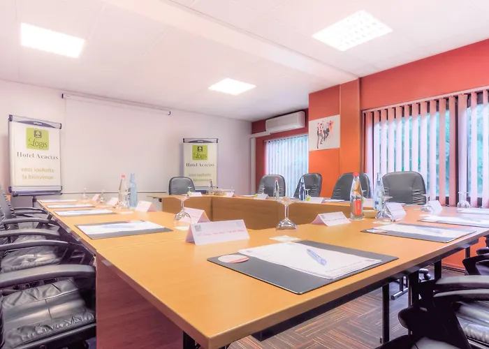 酒店 Logis Des Acacias Lille En Ferrain, Restaurant L'acacias Gourmand 诺伊维尔恩费莱恩