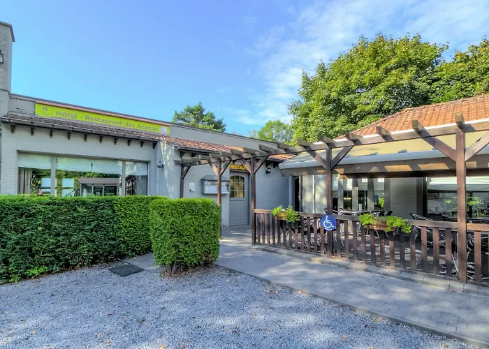 Logis Des Acacias Lille En Ferrain, Restaurant L'acacias Gourmand 诺伊维尔恩费莱恩