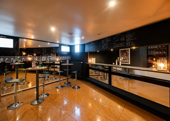 Logis Des Acacias Lille En Ferrain, Restaurant L'acacias Gourmand