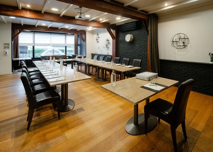 酒店 Logis Des Acacias Lille En Ferrain, Restaurant L'acacias Gourmand 诺伊维尔恩费莱恩