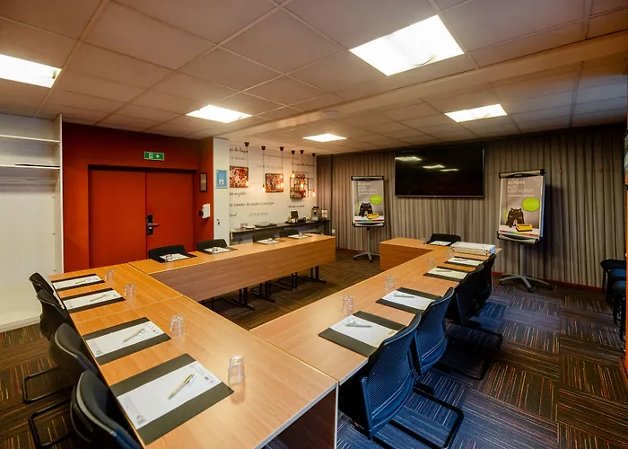 酒店 Logis Des Acacias Lille En Ferrain, Restaurant L'acacias Gourmand 诺伊维尔恩费莱恩