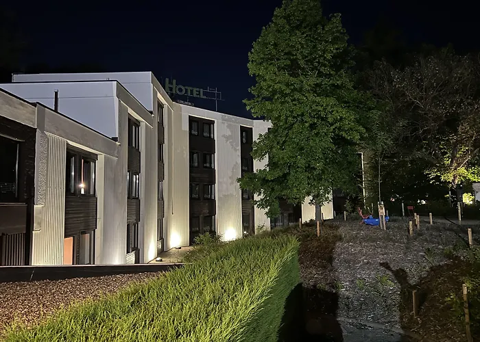 Logis Des Acacias Lille En Ferrain, Restaurant L'acacias Gourmand 3*