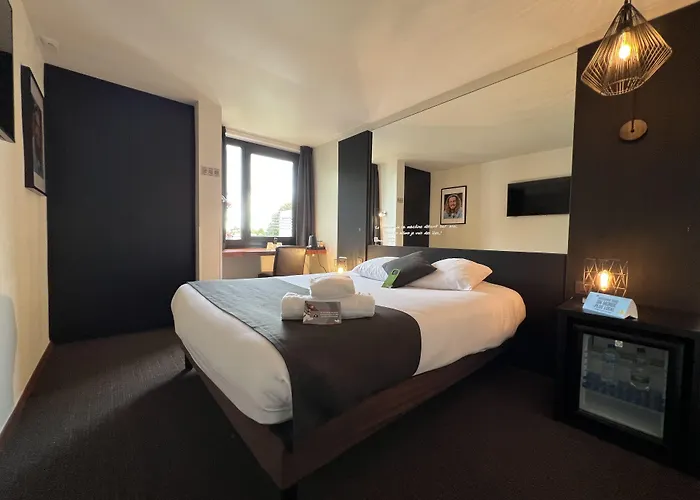 Logis Des Acacias Lille En Ferrain, Restaurant L'acacias Gourmand 诺伊维尔恩费莱恩