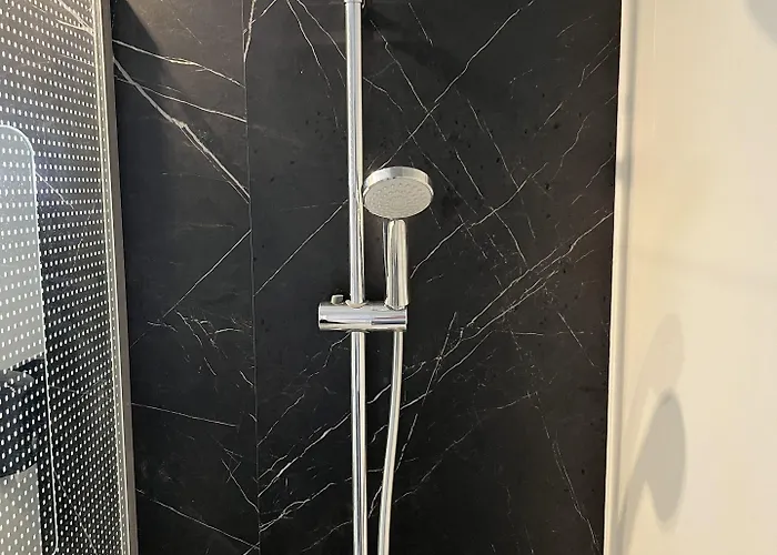 Logis Des Acacias Lille En Ferrain, Restaurant L'acacias Gourmand 酒店 3*