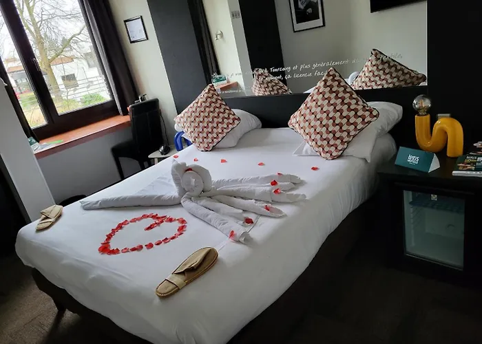 Logis Des Acacias Lille En Ferrain, Restaurant L'acacias Gourmand 酒店 3*